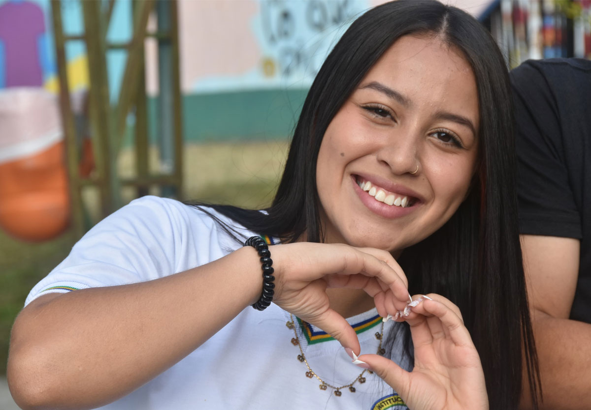 La-Alcaldía-de-Medellín-da-la-bienvenida-a-los-estudiantes-que-03