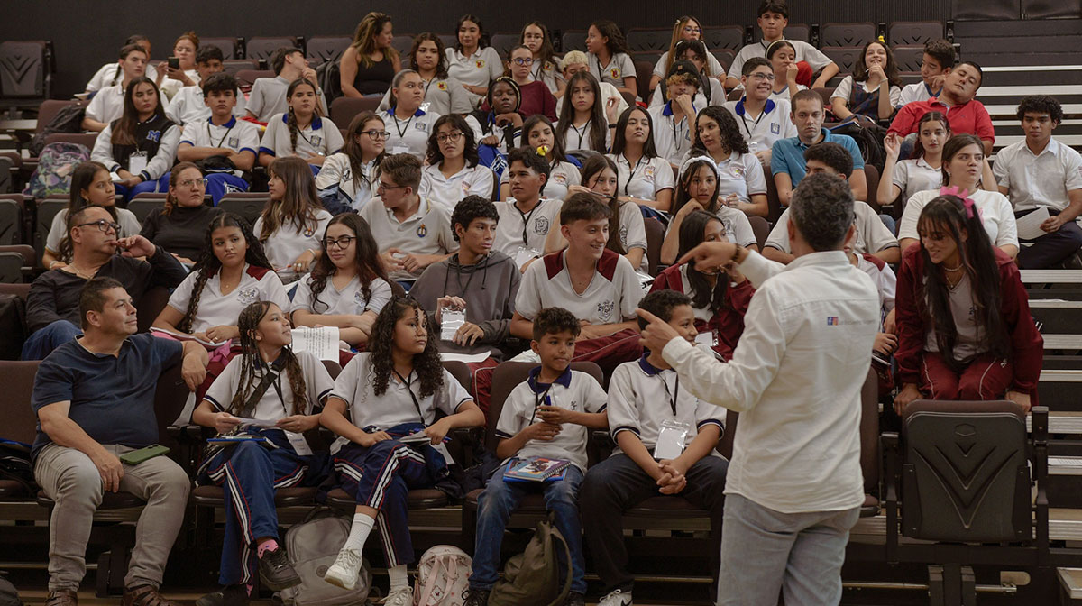 Más-de-5.000-profesores-del-Distrito-han-hecho-parte-de-mova-03